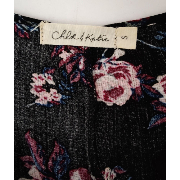 Chloe & Katie Womens Cold Shoulder Black Floral Blouse Short Sleeve Rayon SZ SM - Picture 7 of 9
